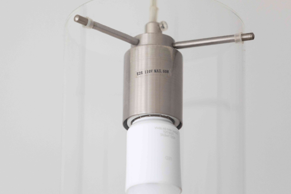 Kleine sticker op lamp met maximaal wattage